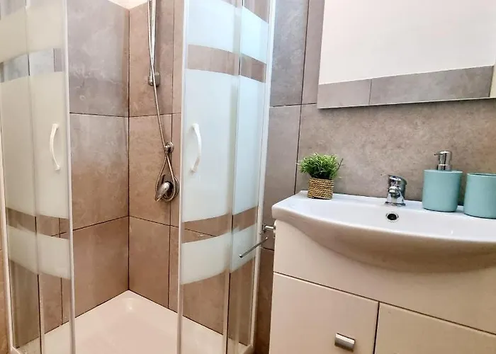 Da Laura Konukevi 3*