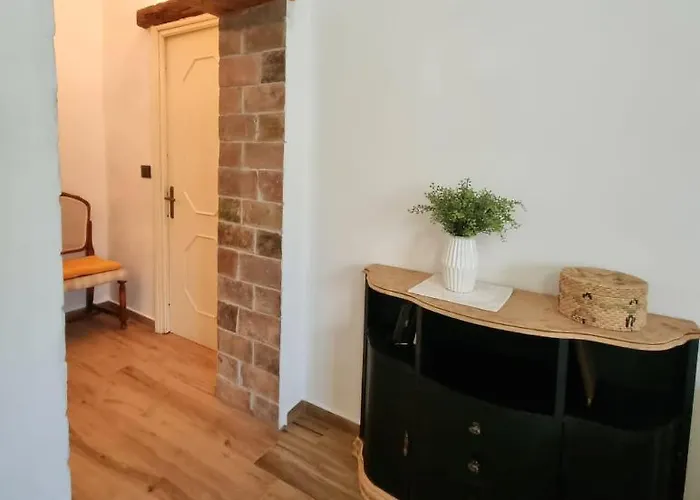 Da Laura بيت ضيافة Bottidda